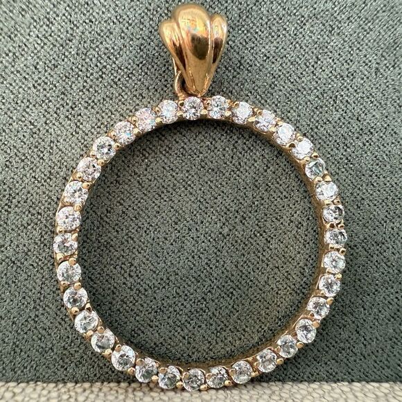 STUNNING LARGE GOLDTONE CRYSTAL CIRCLE PENDANT ✨ - Picture 3 of 17